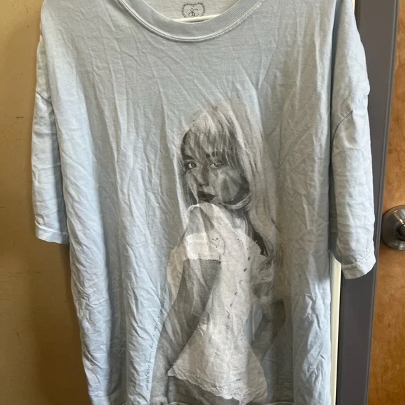 Sabrina Carpenter 2X Light Blue Short N’ Sweet tour Women's Short Sleeve Tee - Picture 2 of 14